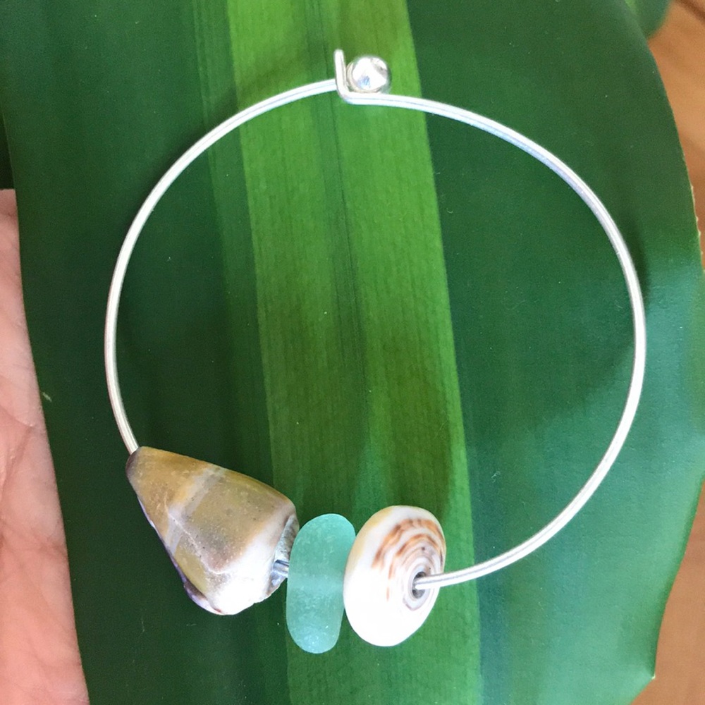 Hawaiian bangle